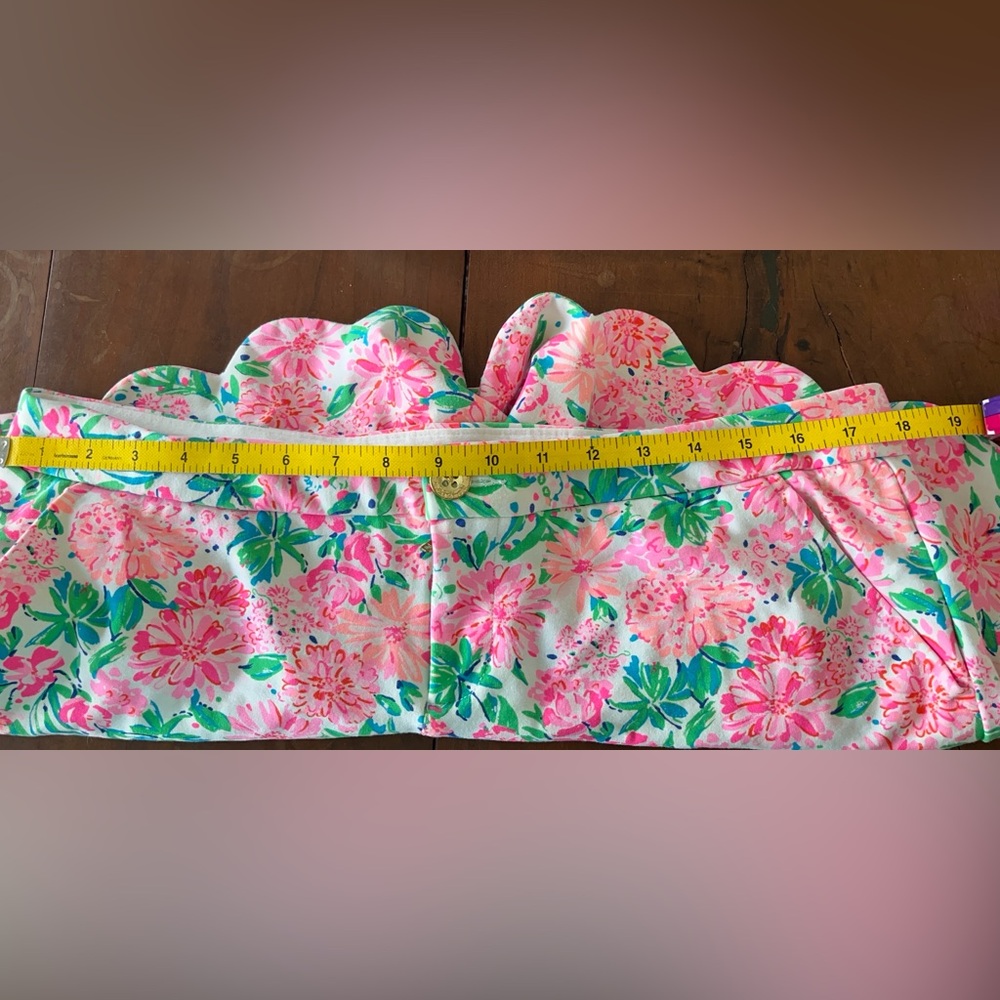 Lilly Pulitzer Floral Pink & Green Women’s Scallop Hem Shorts Size 14 - Picture 4 of 4